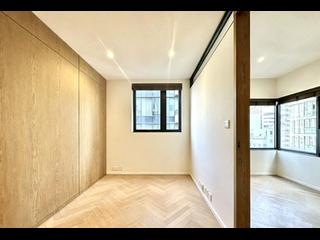 Wan Chai - The Luna 05