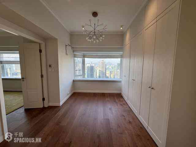 Mid Levels East - Bowen Place 08