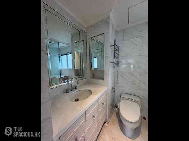 Mid Levels East - Bowen Place 10