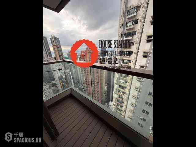 Mid Levels West - 18 Mosque Street 01