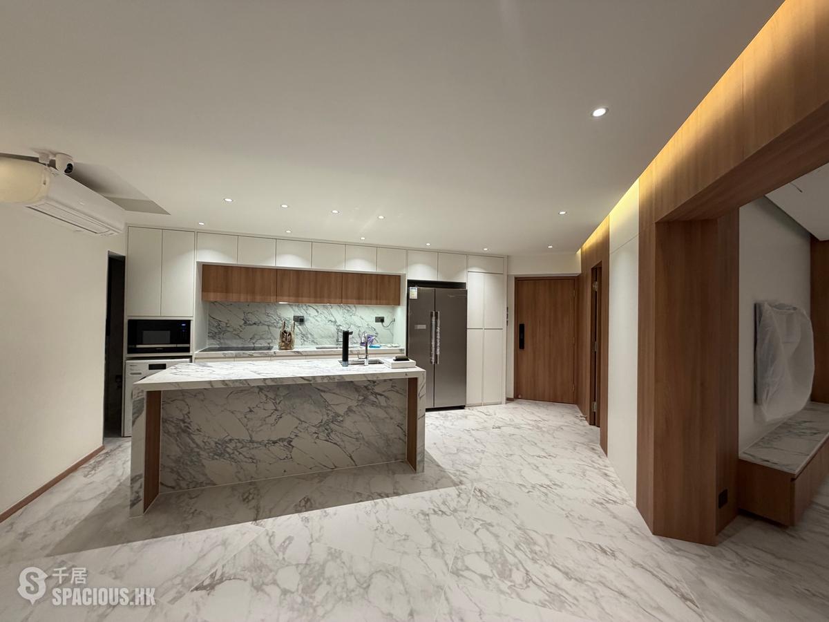 Soho - Albron Court 01