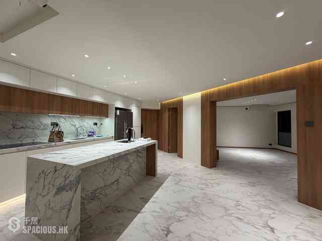 Soho - Albron Court 02