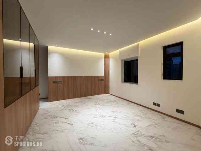Soho - Albron Court 15