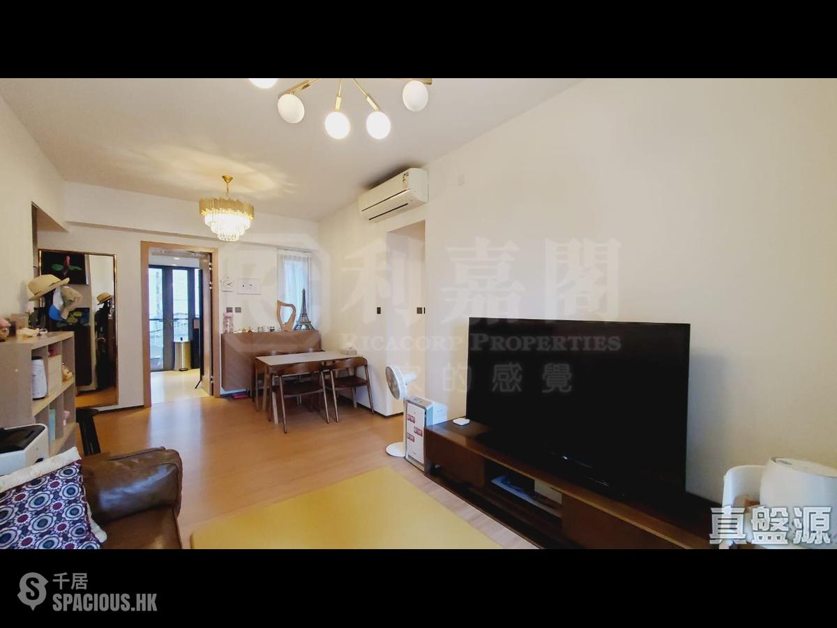 Mid Levels Central - Arezzo 01