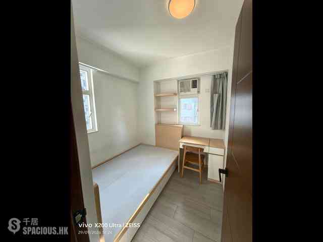 Kennedy Town - Luen Yau Apartments 05
