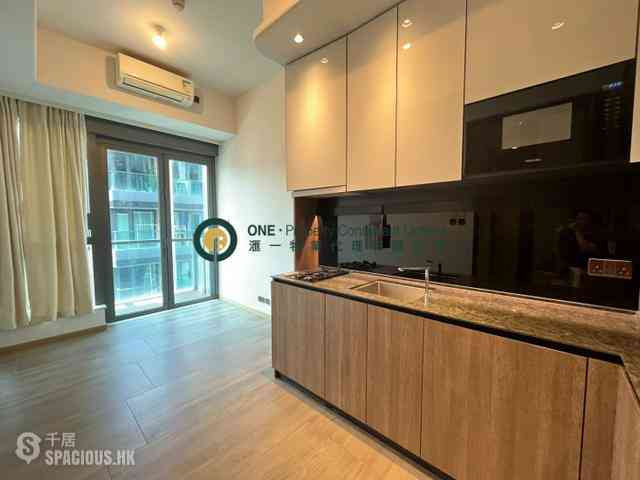 Sai Ying Pun - Two・Artlane 01