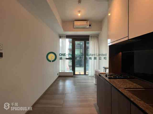 Sai Ying Pun - Two・Artlane 01