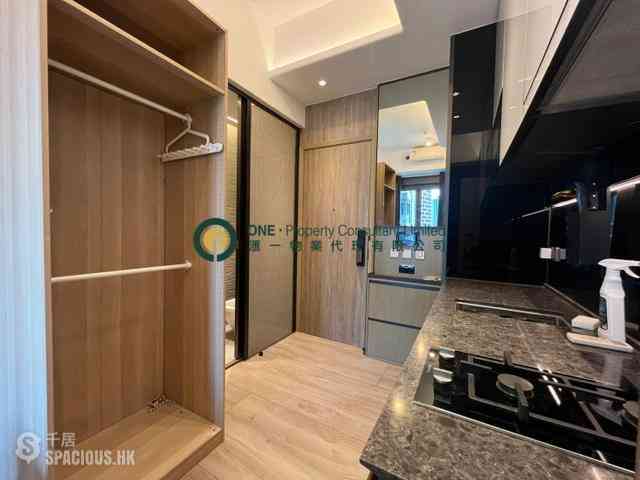 Sai Ying Pun - Two・Artlane 04