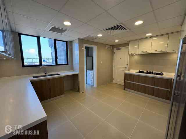 The Peak - Cloudlands Block 3F 05