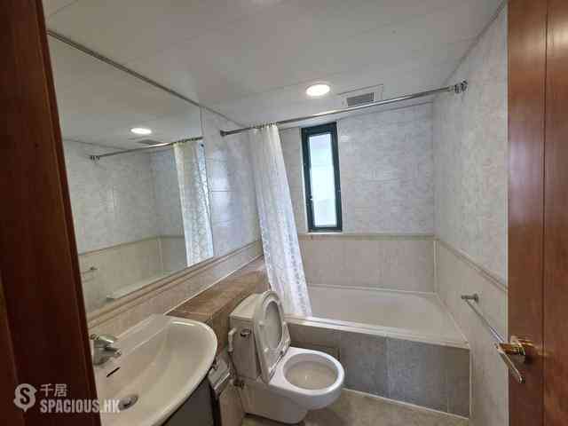 Kennedy Town - University Heights Block 2 05