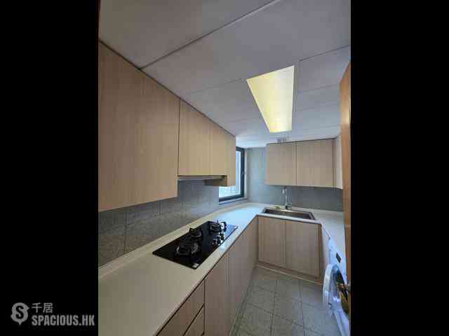 Kennedy Town - University Heights Block 2 07