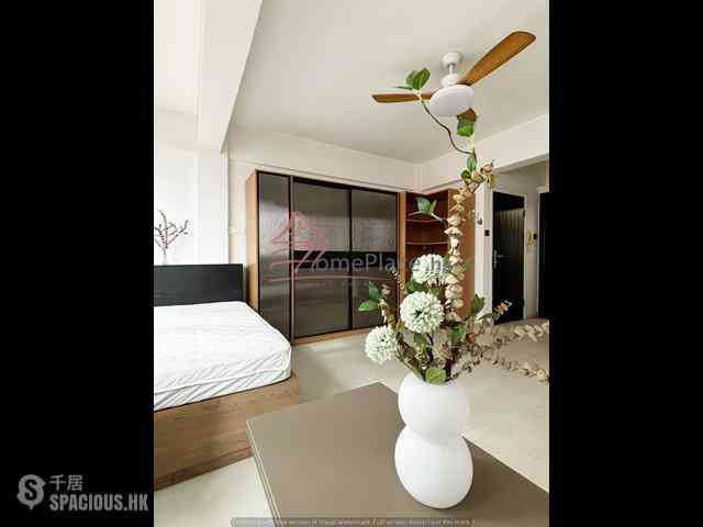 Sheung Wan - 28-30, Queen Street 03