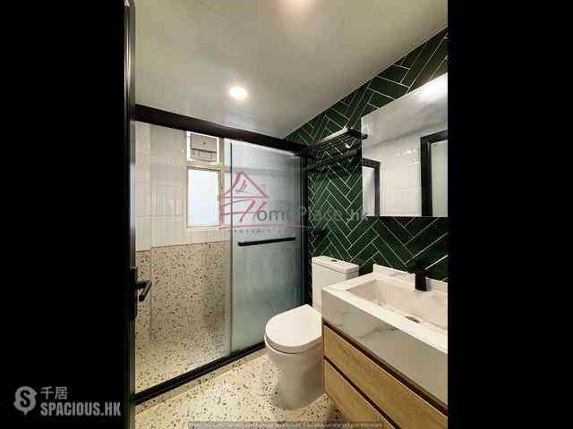 Sheung Wan - 28-30, Queen Street 10