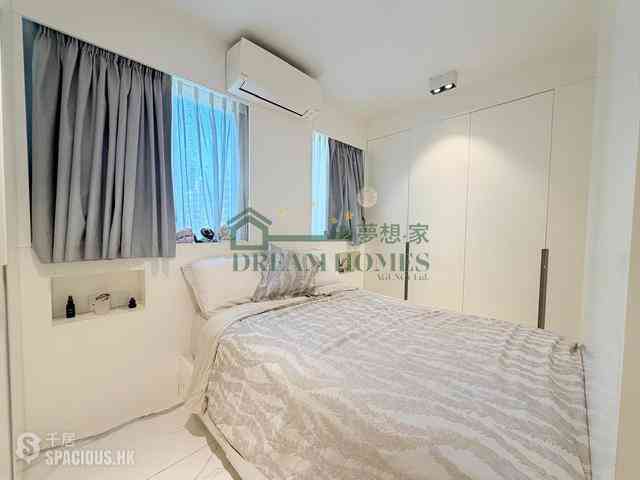 Sai Ying Pun - Fook Moon Building 08