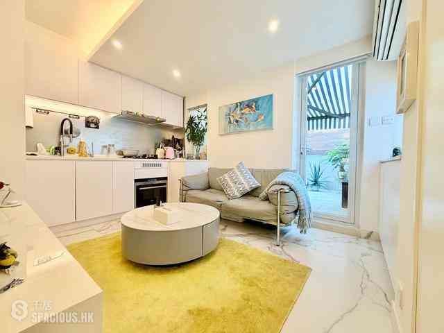 Sai Ying Pun - Fook Moon Building 02
