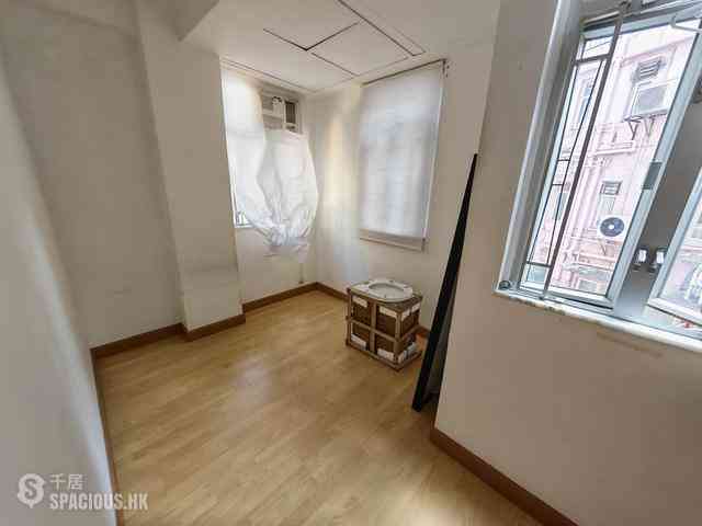 Central - Chung Shan House 04