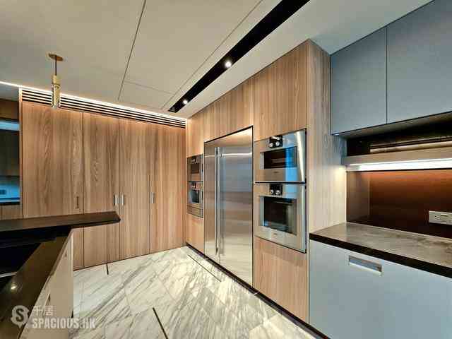 Mid Levels West - The Legacy Phase 1 Tower 2 09