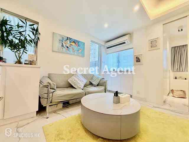 Sai Ying Pun - Fook Moon Building 03
