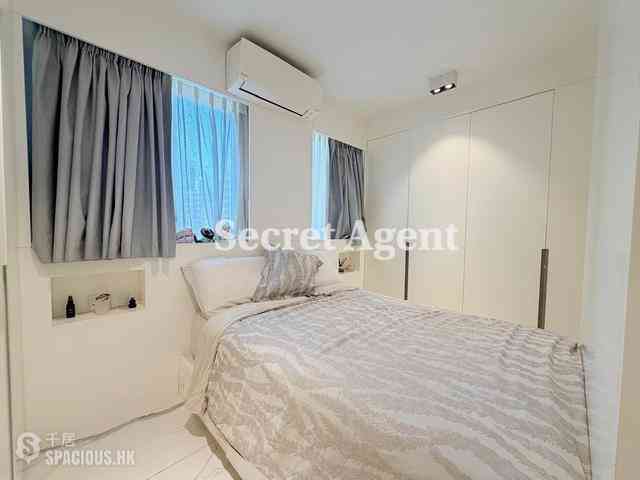Sai Ying Pun - Fook Moon Building 07