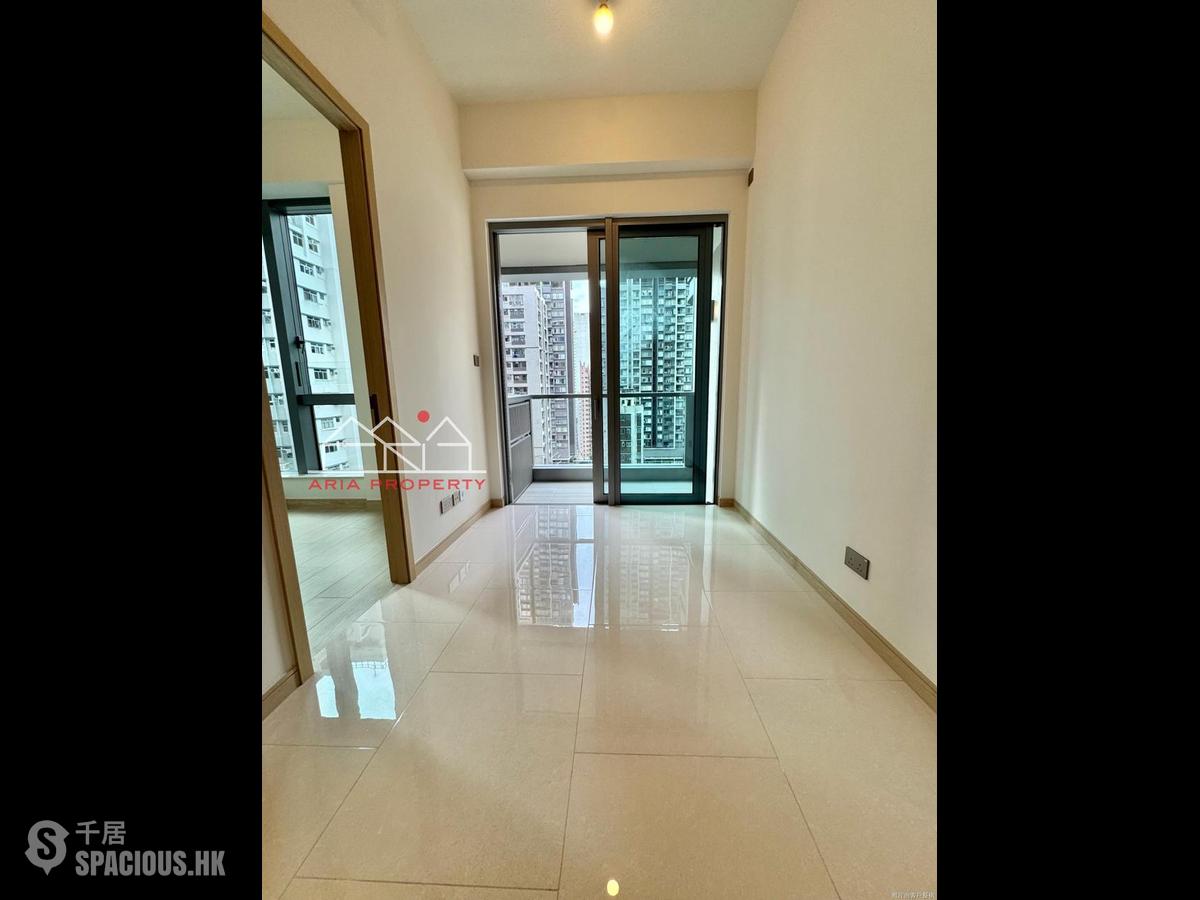 Sai Ying Pun - Upper Manor 01