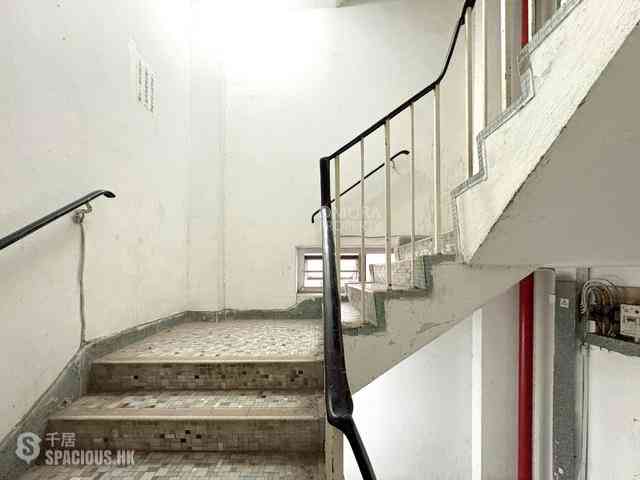 Sai Wan Ho - 210, Shau Kei Wan Road 18