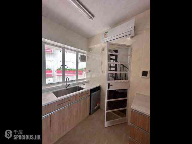 Pok Fu Lam - Bisney Villas 02