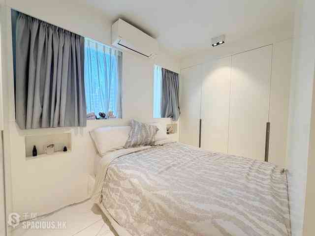 Sai Ying Pun - Fook Moon Building 05