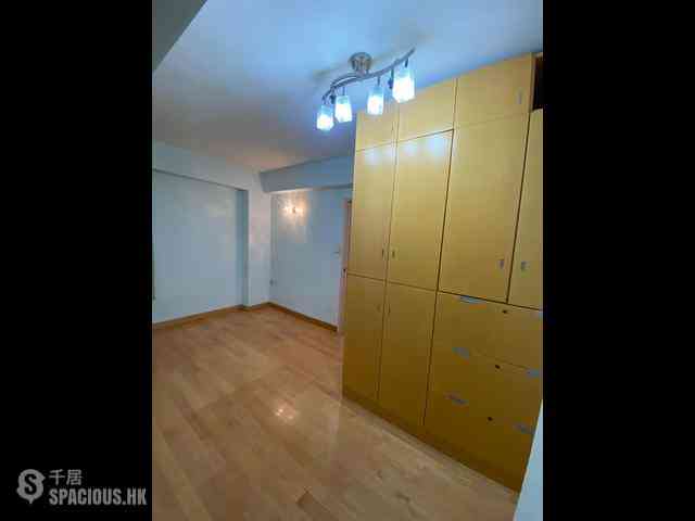 Sai Ying Pun - Yuk Ming Towers 02