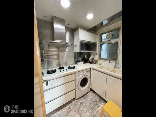 Tai Kok Tsui - Harbour Green Tower 3 06
