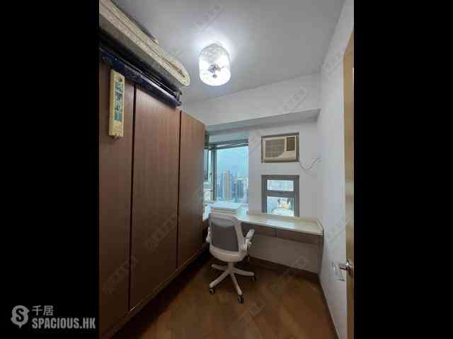 Tai Kok Tsui - Harbour Green Tower 3 07