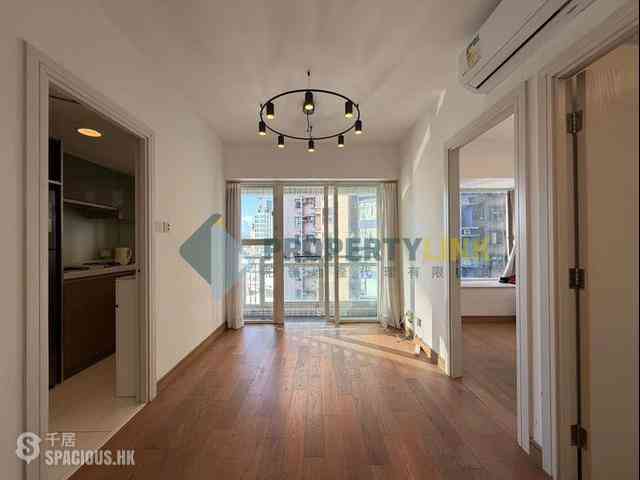 Soho - Centrestage 01