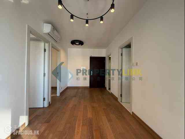 Soho - Centrestage 05