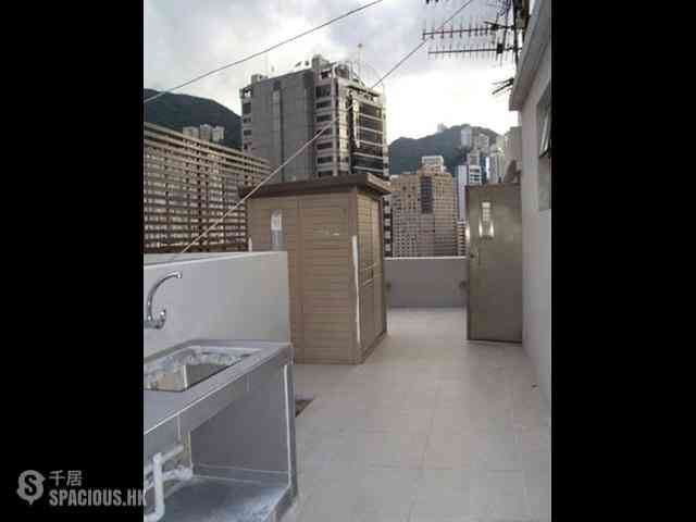 Happy Valley - Sports Mansion 01