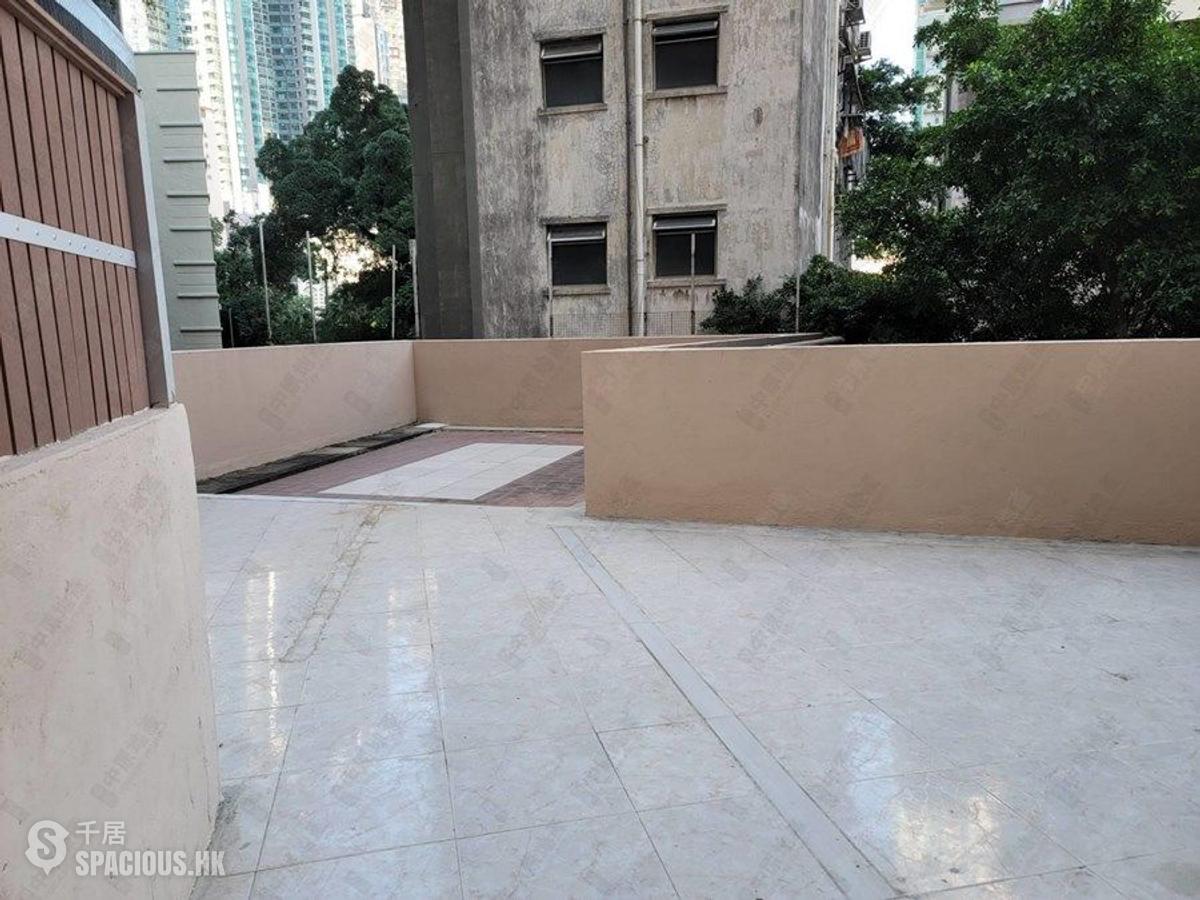 Soho - Caravan Court 01