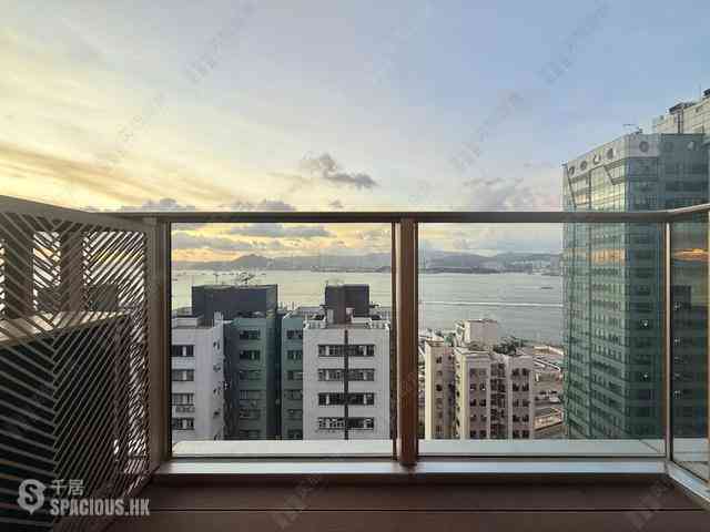 Sai Ying Pun - Des Voeux W Residence 01