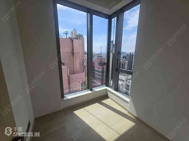 Sai Ying Pun - Des Voeux W Residence 02