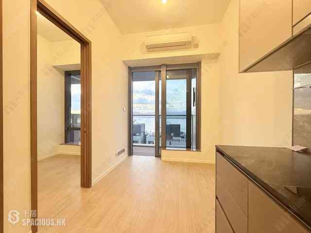 Sai Ying Pun - Des Voeux W Residence 05