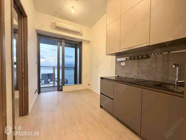 Sai Ying Pun - Des Voeux W Residence 07