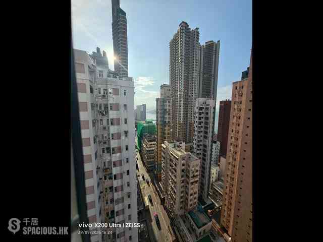 Kennedy Town - Luen Yau Apartments 03