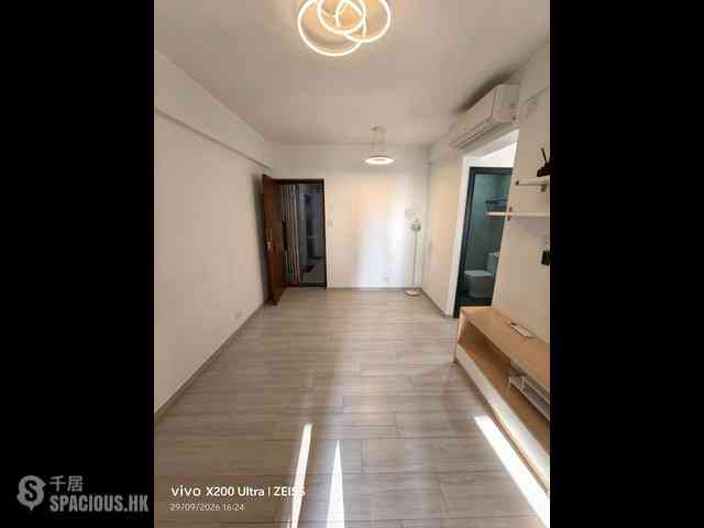 Kennedy Town - Luen Yau Apartments 01
