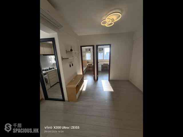 Kennedy Town - Luen Yau Apartments 04