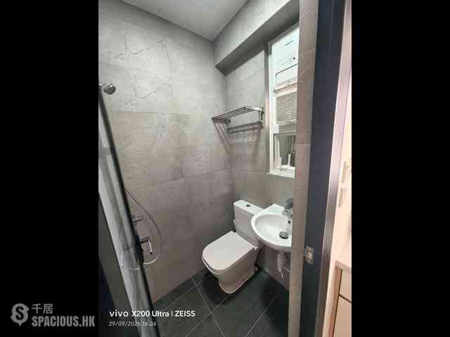 Kennedy Town - Luen Yau Apartments 10