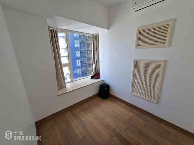 Soho - Centrestage 05