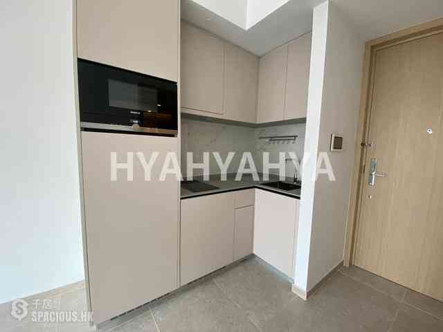 Sai Ying Pun - No.8 Hing Hon Road (Resiglow-Bonham) 05