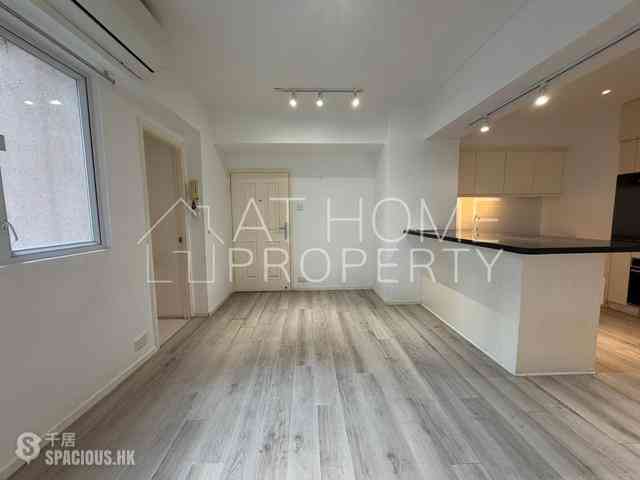 Soho - Caravan Court 02