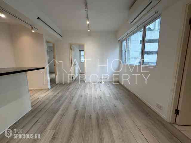 Soho - Caravan Court 01