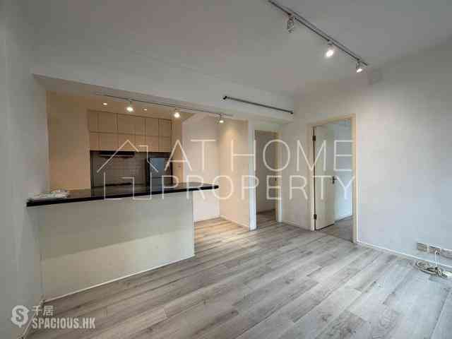 Soho - Caravan Court 03