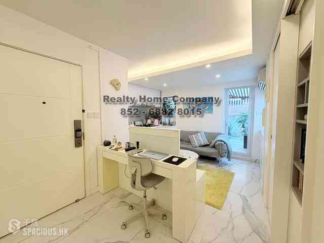 Sai Ying Pun - Fook Moon Building 02
