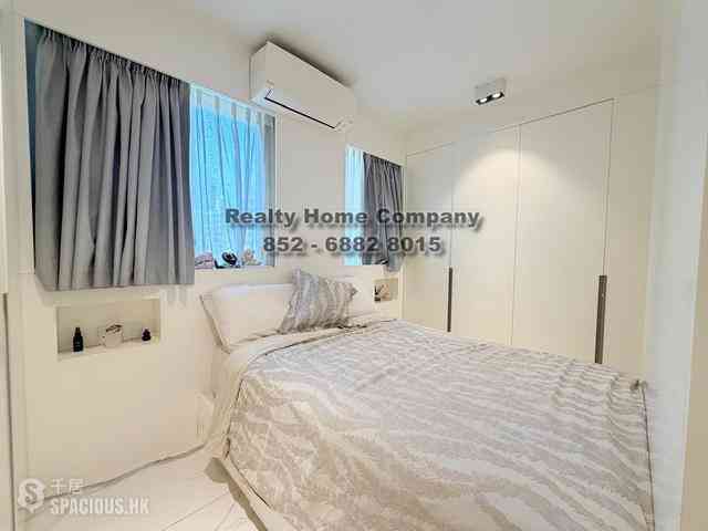 Sai Ying Pun - Fook Moon Building 07