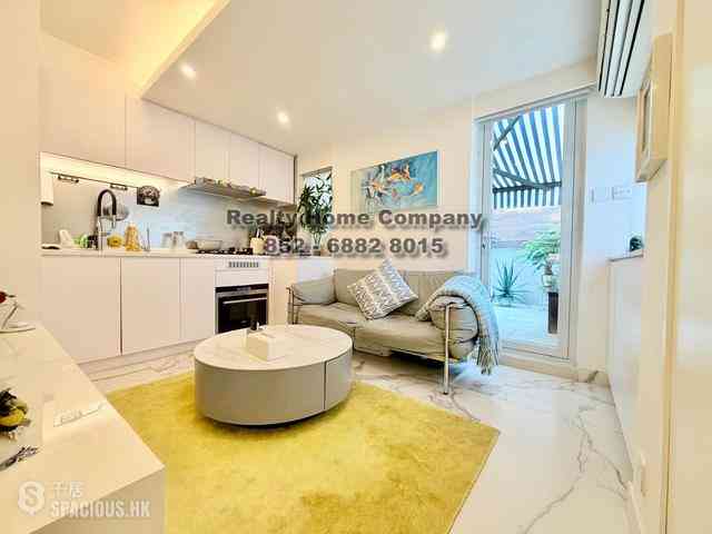 Sai Ying Pun - Fook Moon Building 01